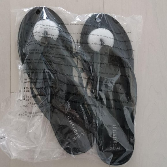 Forever 21 Flip flop jelly sandals still in packag - Picture 1 of 1